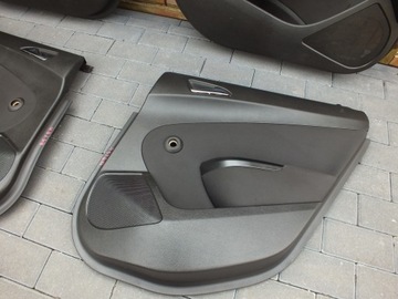OPEL ASTRA J IV КОМПЛЕКТ ОБИВКИ ДВЕРЕЙ