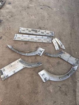 LIŠTA DVEŘE DAIHATSU TERIOS I KOMPLET OFUKY NA OKNA KRYTY BLATNÍKŮ