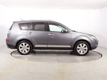 Mitsubishi Outlander II 2.0 DID DOHC 140KM 2008 Mitsubishi Outlander 2.0 DI-D, 4X4, 7 miejsc, zdjęcie 5