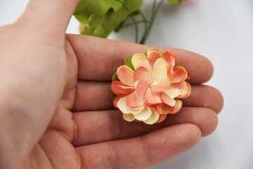 Искусственные цветы-гвоздики из бумаги на проволоке, 6 шт.