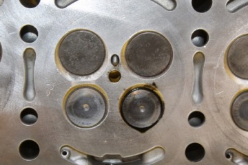 ГОЛОВКА ЦИЛИНДРА ПРАВАЯ SPRINTER 906 3.0 CDI R6420163601