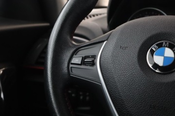 BMW Seria 1 F20-F21 Hatchback 5d 114i 102KM 2013 BMW 1 114i, Navi, Klima, Klimatronic, Parktronic, zdjęcie 16