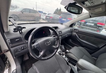 Toyota Avensis II Kombi 2.0 D-4D 116KM 2003 Toyota Avensis 2003 r. 2.0 Diesel 116KM, zdjęcie 10