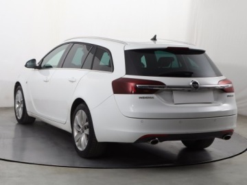Opel Insignia I Sports Tourer Facelifting 2.0 CDTI BiTurbo ECOTEC 195KM 2015 Opel Insignia 2.0 BiTurbo CDTI, 191 KM, Automat, zdjęcie 3