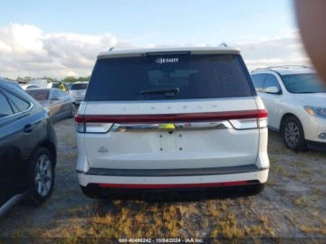 Lincoln Navigator III 2022 Lincoln Navigator Reserve 2022 3.5 Benzyna 440KM, zdjęcie 3