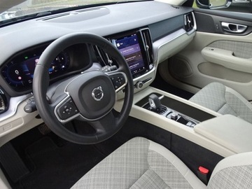 Volvo V60 II  2024 VOLVO V60 T6 AWD Plug-In Hybrid Core Combi 2.0 (398KM) 2024, zdjęcie 6