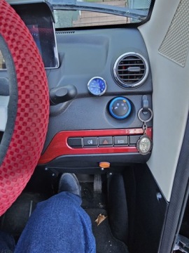 Microcar 2023 Iamelectric NEMO 4 – Nowoczesny elektryczny microcar z 2023 roku, zdjęcie 4