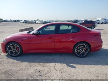Alfa Romeo Giulia II Sedan Facelifting 2.0 Turbo 280KM 2022 Alfa Romeo Giulia Veloce Awd 2022 2.0 Benzyna 280KM, zdjęcie 1