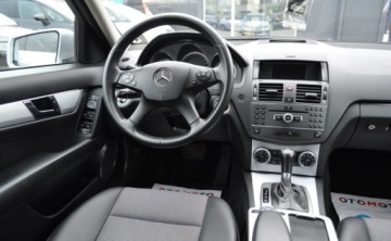 Mercedes Klasa C W204 Kombi T204 1.8 180 CGI BlueEFFICIENCY 156KM 2010 Mercedes-Benz Klasa C 180 CGI Avangarde Automat Benzyna 1.8 Benzyna 156KM, zdjęcie 18