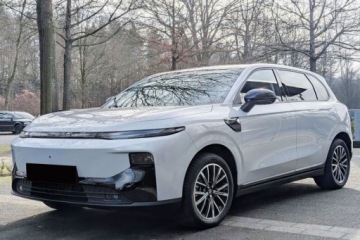 Leapmotor 2026 B10 Design Hybrid EV 18,8 kWh 218KM, zdjęcie 1