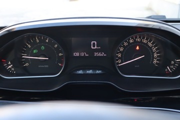 Peugeot 208 I Hatchback 5d Facelifting 1.2 PureTech 82KM 2015 Peugeot 208 1.2 PureTech, Salon Polska, Klima, zdjęcie 10