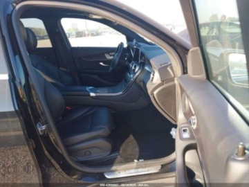 Mercedes GLC C254/X254 2022 Mercedes-Benz GLC 300 4Matic 2022 2.0l 2.0 Benzyna 255KM, zdjęcie 9