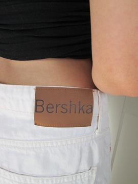 Bershka białe spodnie jeansy dżinsy szerokie nogawki wysoki stan 42 XL