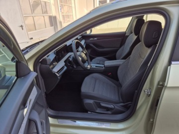 Skoda Superb III Kombi Facelifting 1.5 TSI 150KM 2026 Skoda Superb DRIVE 1.5 TSI DSG Auto z placu, zdjęcie 15