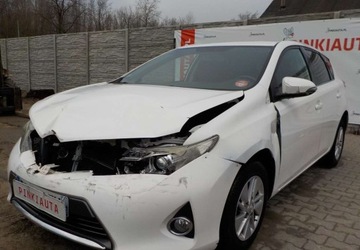 Toyota Auris II 2014 Toyota Auris Okazja 1.8 Hybryda 99KM, zdjęcie 8
