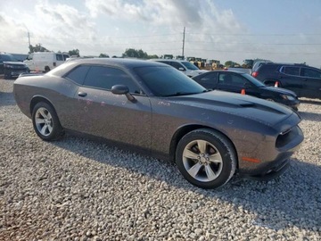 Dodge Challenger III 2022 Dodge Challenger Sxt 2022 3.6l 3.6 Benzyna 303KM, zdjęcie 4