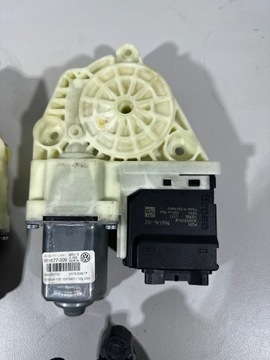 КОМПЛЕКТ ДВЕРНЫХ КОНТРОЛЛЕРОВ VW PASSAT B7 COMBI