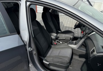 Hyundai i30 II Hatchback 5d 1.6 CRDi 110KM 2015 Hyundai i30 1.6 CRDI 110 KM LIFT Klimatyzacja 1.6 Diesel 110KM, zdjęcie 16