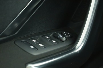 Peugeot 2008 I SUV Facelifting 1.2 PureTech 130KM 2016 Peugeot 2008 1.2 PureTech, Salon Polska, zdjęcie 14