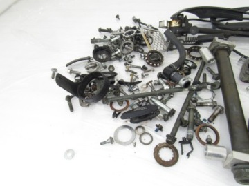 Болты + ось + лапка и т.д. Yamaha R-6, 01r RJ03