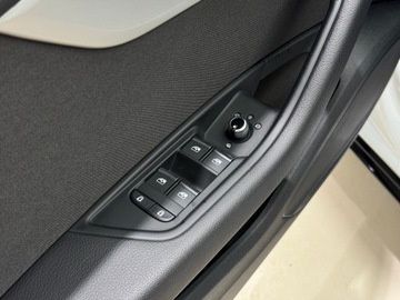 Audi A4 B9 Limousine Facelifting 2.0 35 TFSI 150KM 2023 Audi A4 Limousine 35 TFSI S Line / 1 właściciel /, zdjęcie 18