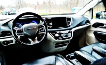 Chrysler Pacifica II 3.6 V6 291KM 2021 Chrysler Pacifica LPG - BRC , 8 miejsc, Zadbana 3.6 BenzynaLPG 291KM, zdjęcie 4