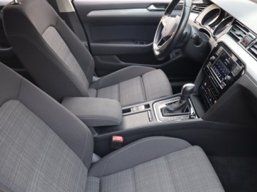 Volkswagen Passat B8 Variant Facelifting 2.0 TSI 190KM 2020 VW Passat 2.0 TSI, Salon Polska, 1. Właściciel, zdjęcie 8