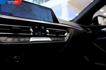 BMW Seria 1 F70 2024 BMW Seria 1 118iFV23LED Fog lightsKierownica skorzana M 1.5 Benzyna, zdjęcie 11