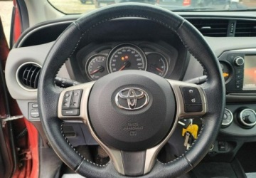Toyota Yaris III Hatchback 5d Facelifting 1.0 VVT-i 69KM 2015 Toyota Yaris Lift Tylko 50.000km Bogata wersja KameraZarejestrowana, zdjęcie 14