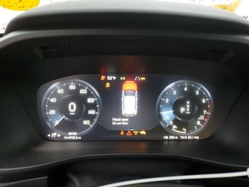 Volvo XC40 2022 Volvo XC 40 T5 R-Design 2022 2.0 Benzyna 248KM, zdjęcie 9