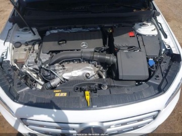 Mercedes GLB 2022 Mercedes-Benz GLB 250 2022 2.0l 2.0 Benzyna 221KM, zdjęcie 8