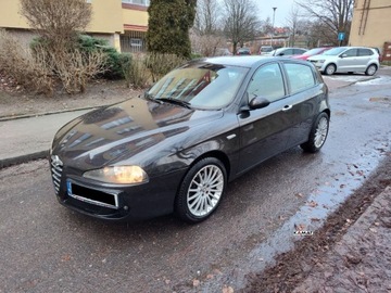 Alfa Romeo 147 Hatchback 1.6 i 16V T.Spark 120KM 2006 Alfa Romeo 147 Alfa Romeo 147 1,6 benzyna Zamiana 1.6 Benzyna 120KM, zdjęcie 11