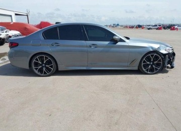 BMW Seria 5 G30-G31 2021 BMW Seria 5 2021, 4.4L, 4x4, M550i, od ubezpieczalni 4.4 Benzyna 523KM, zdjęcie 2