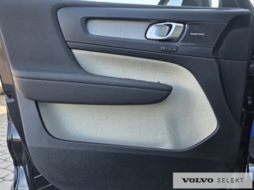 Volvo XC40 Crossover Facelifting 2.0 B3 163KM 2025 Volvo XC 40 FV23 Ultra Dark B3 163KM ACC BLIS 360, zdjęcie 13