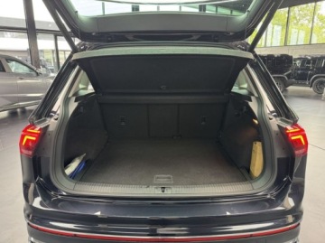 Volkswagen Tiguan II SUV Facelifting 1.5 TSI 150KM 2021 Volkswagen Tiguan Elegance ACC Ambiente Kamera Podgrz. fotele CarPlay, zdjęcie 10