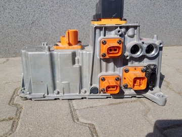 ПРЕОБРАЗОВАТЕЛЬ НАПРЯЖЕНИЯ PORSCHE TAYCAN 9J1915539CN