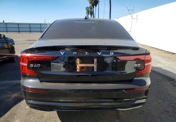 Volvo S60 III Sedan Facelifting 2.0 B5 250KM 2024 Volvo S60 Auta z USA - Zapytaj o wiecej ofert 2.0 Benzyna 250KM, zdjęcie 6