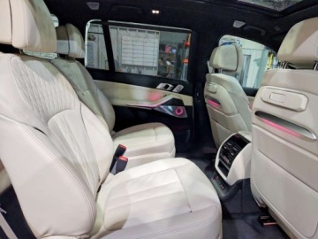 BMW X7 2026 BMW X7 M60i 2026 4.4 Benzyna 523KM, zdjęcie 11
