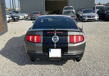 Ford Mustang V 2011 Ford Mustang 5.0 V8 GT 421 KM 2011r 139.000 km Warszawa 5.0 Benzyna, zdjęcie 10