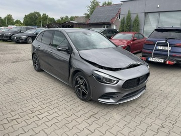 Mercedes Klasa B W247 Sports Tourer Facelifting 2.0 220 190KM 2023 Mercedes B 220 AMG line Automat 4Matic Kamery360, zdjęcie 2
