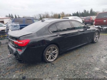 BMW Seria 7 G11-G12 2016 BMW Seria 7 2016 BMW 750I XDRIVE 4.4 Benzyna 445KM, zdjęcie 4