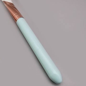 3x1 * Кисть для макияжа.