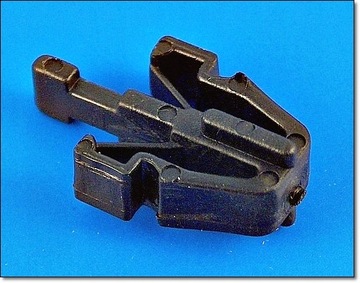 10KS MAZDA 121 -SPINKA MŘÍŽKY