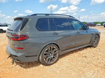 BMW X7 2024 BMW X7 M60i 2024 4.4 Benzyna 523KM, zdjęcie 3