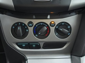 Ford Focus III Kombi 1.6 Duratec 125KM 2011 Ford Focus Mk3 1.6 Benzyna TI-VCT Trend 125KM, zdjęcie 31