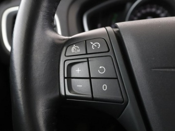 Volvo V40 II 2017 Volvo V40 navi PDC tempomat grzane fotele LED, zdjęcie 28