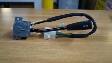 PRZEŁĄCZNIK POD KIEROWNICĘ MAN F90