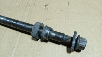 YAMAHA XJ 900 4KM 93-03 БОЛТ ПЕРЕДНЕЙ ОСИ КОЛЕСА ПЕРЕДНЕЙ ПОДВЕСКИ