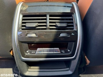 BMW X7 SUV Facelifting 3.0 40i 381KM 2022 BMW X7 xDrive40i, 3.0L 3.0 Benzyna 382KM, zdjęcie 16