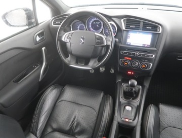 DS 4 I Hatchback Facelifting 2015 1.2 PureTech 131KM 2017 DS 4 1.2 PureTech, Skóra, Navi, Klima, zdjęcie 6